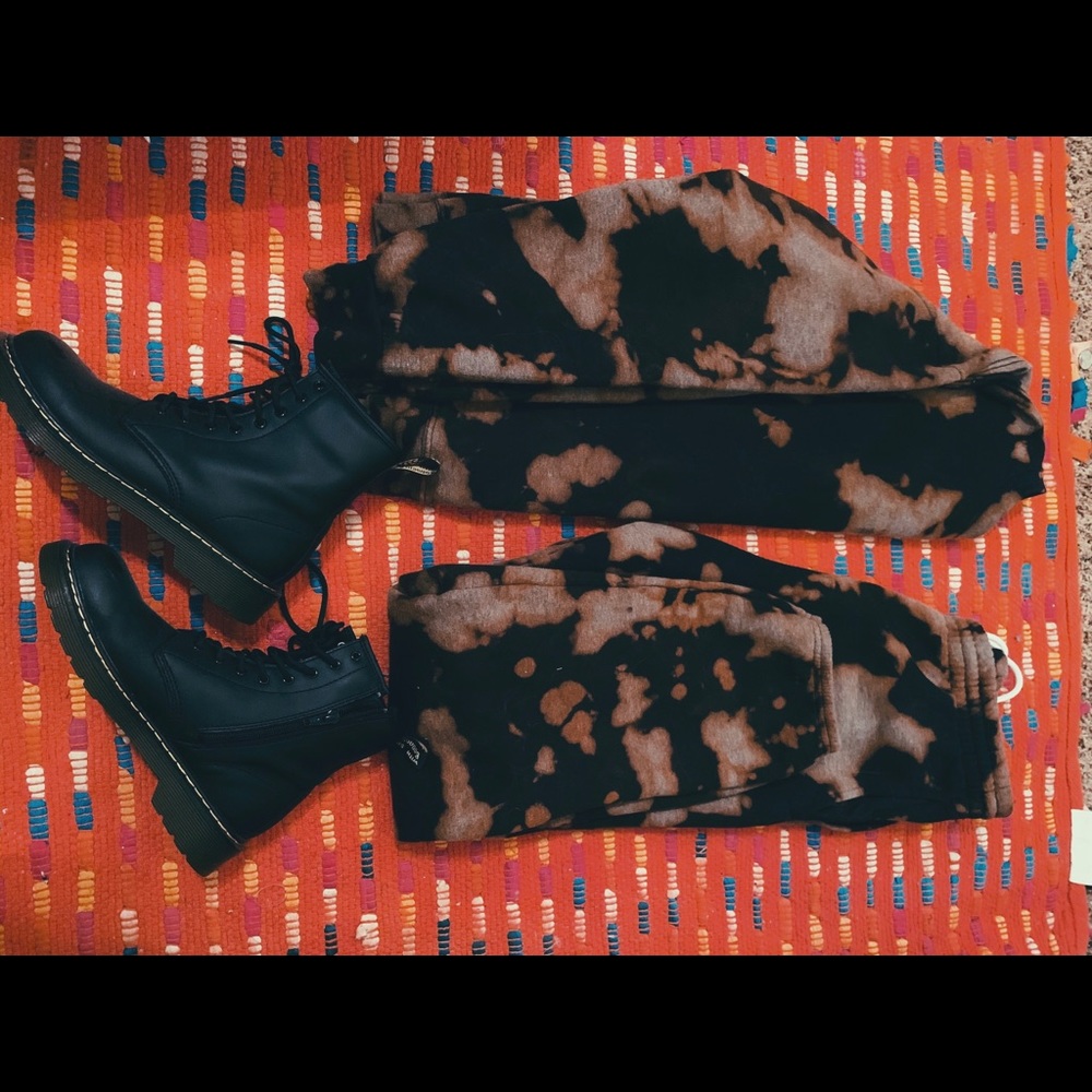 Bleach dye jogging suit